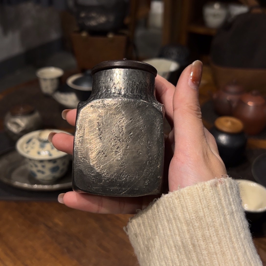 摆件陶瓷。      陶瓷。