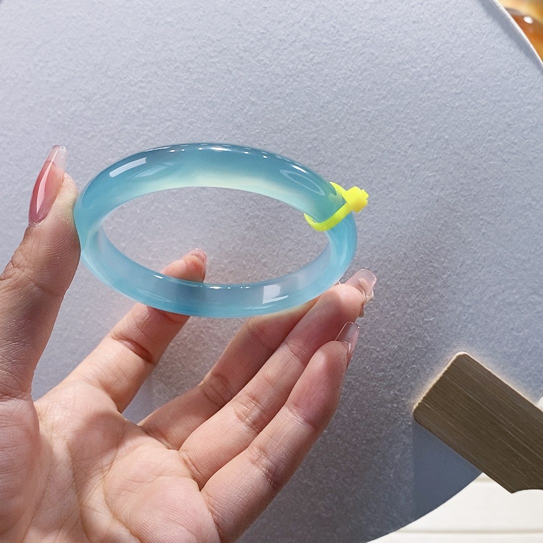 玛瑙/玉髓手镯未镶嵌57.1