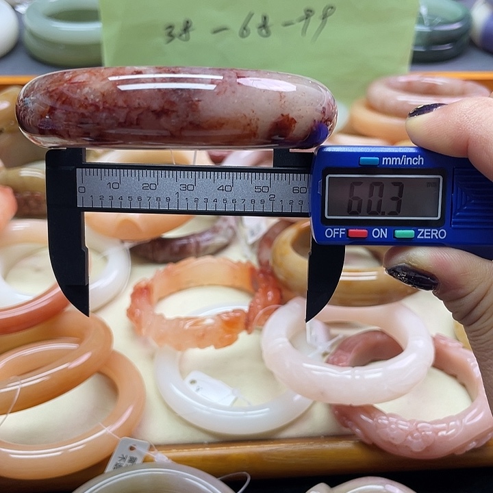 未镶嵌手镯石英质玉
