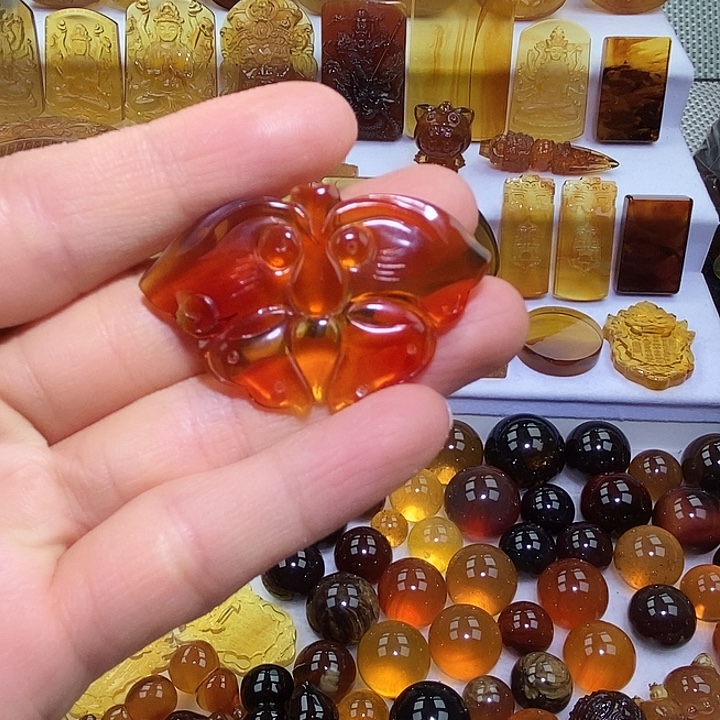 琥珀未镶嵌吊坠(不含链)天然缅甸琥珀血珀蝶恋花