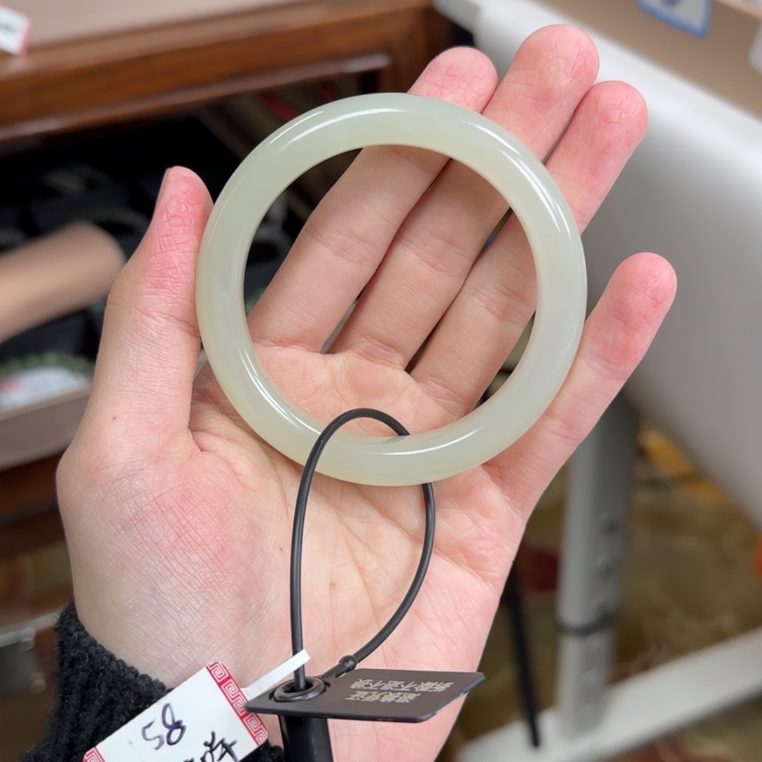 和田玉未镶嵌手镯58