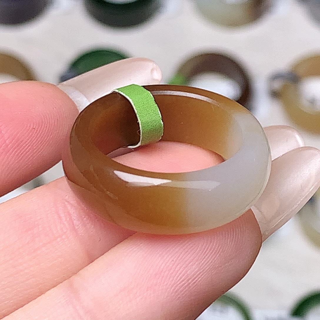 未镶嵌戒指和田玉