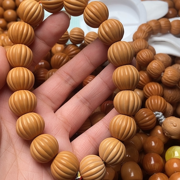 猴头核桃手串@***生手持