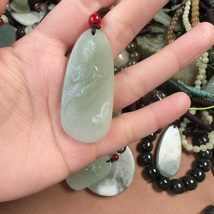 和田玉颈饰未镶嵌