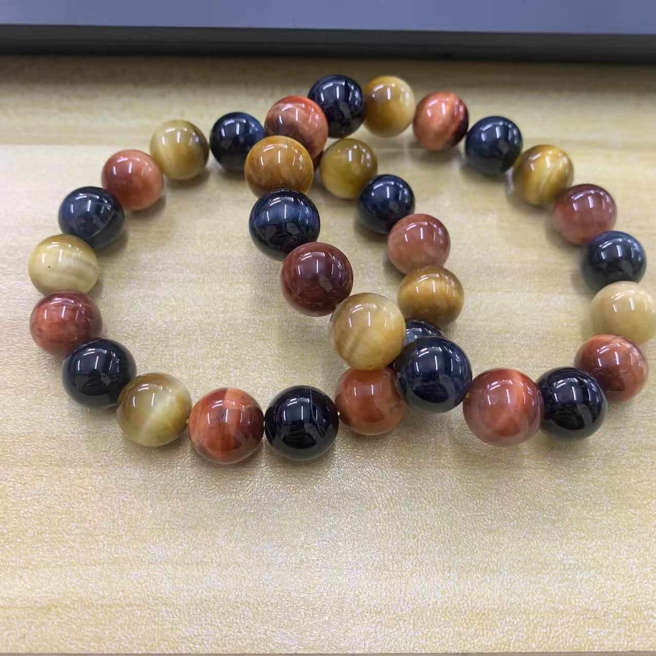 卡12mm 彩色虎睛石手串  多样性发其一【SYY0005】