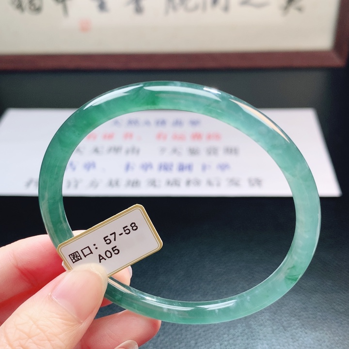 翡翠未镶嵌手镯翡翠手镯115