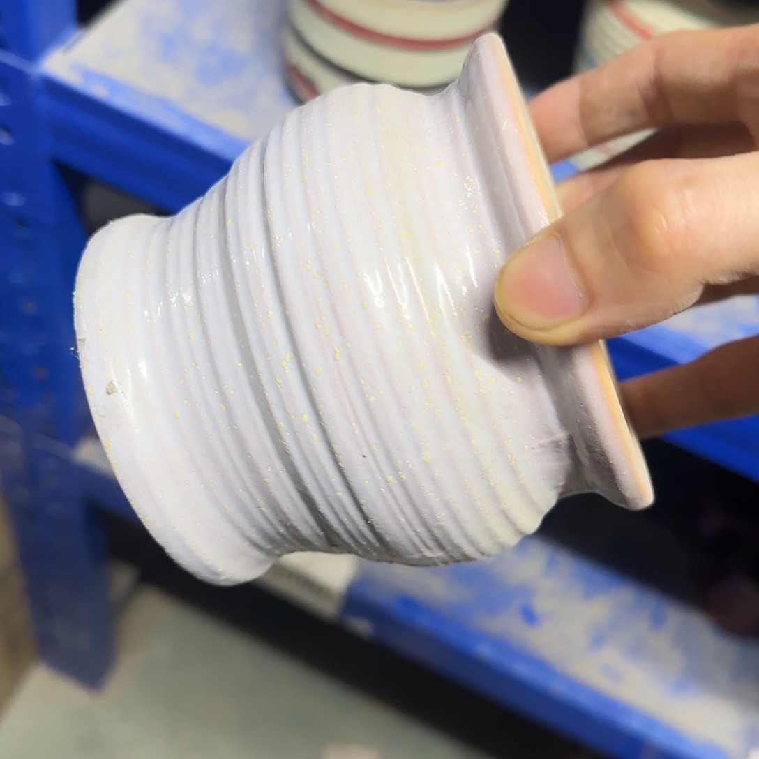 福利局库存尾单·有孔花盆当天满9元发2056