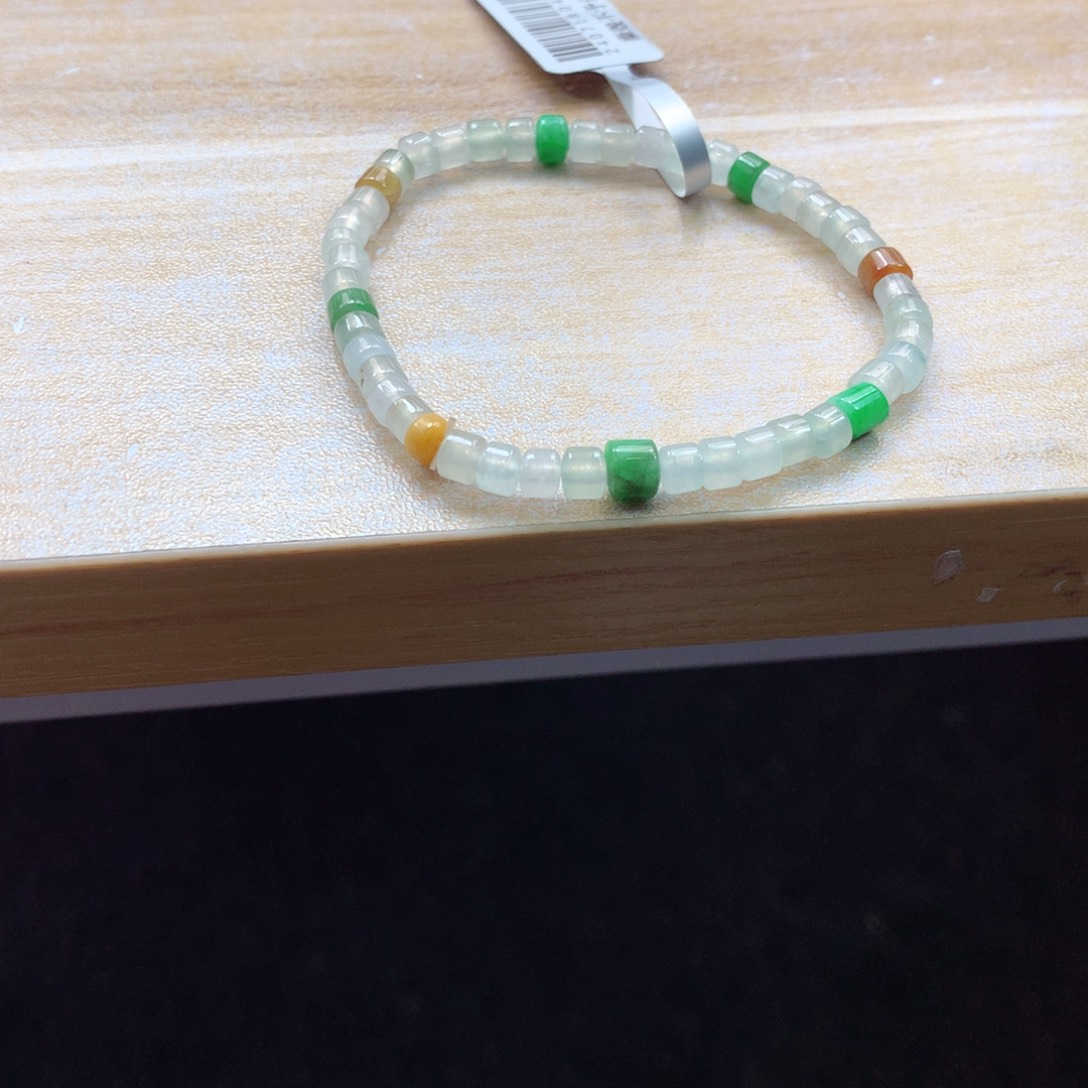 翡翠颈饰未镶嵌吊坠