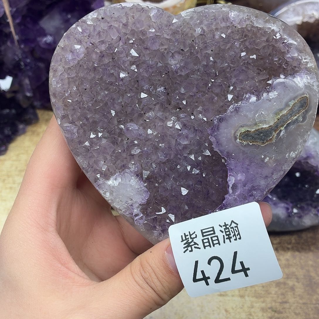 紫晶未镶嵌大型摆件（非配饰）