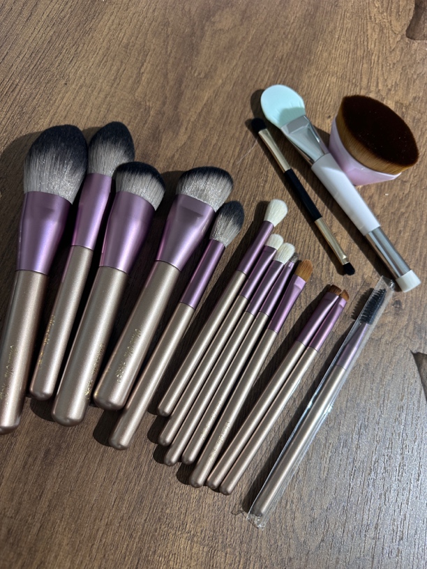 小葡萄套刷 部分动物毛13支刷➕3支赠品到手16支