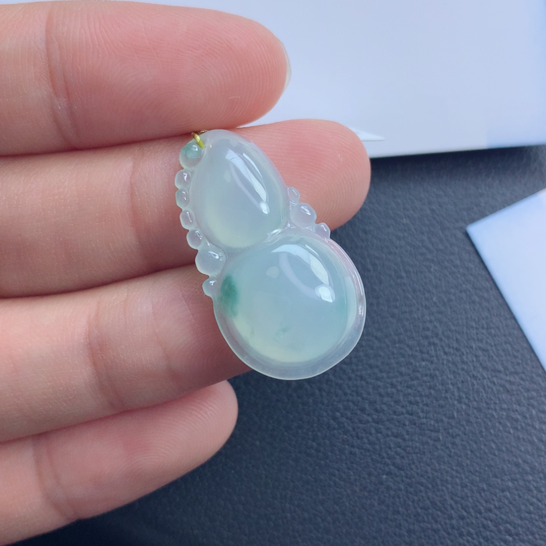 翡翠颈饰未镶嵌葫芦