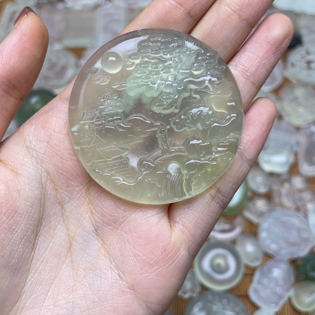 未镶嵌蛇纹石玉颈饰