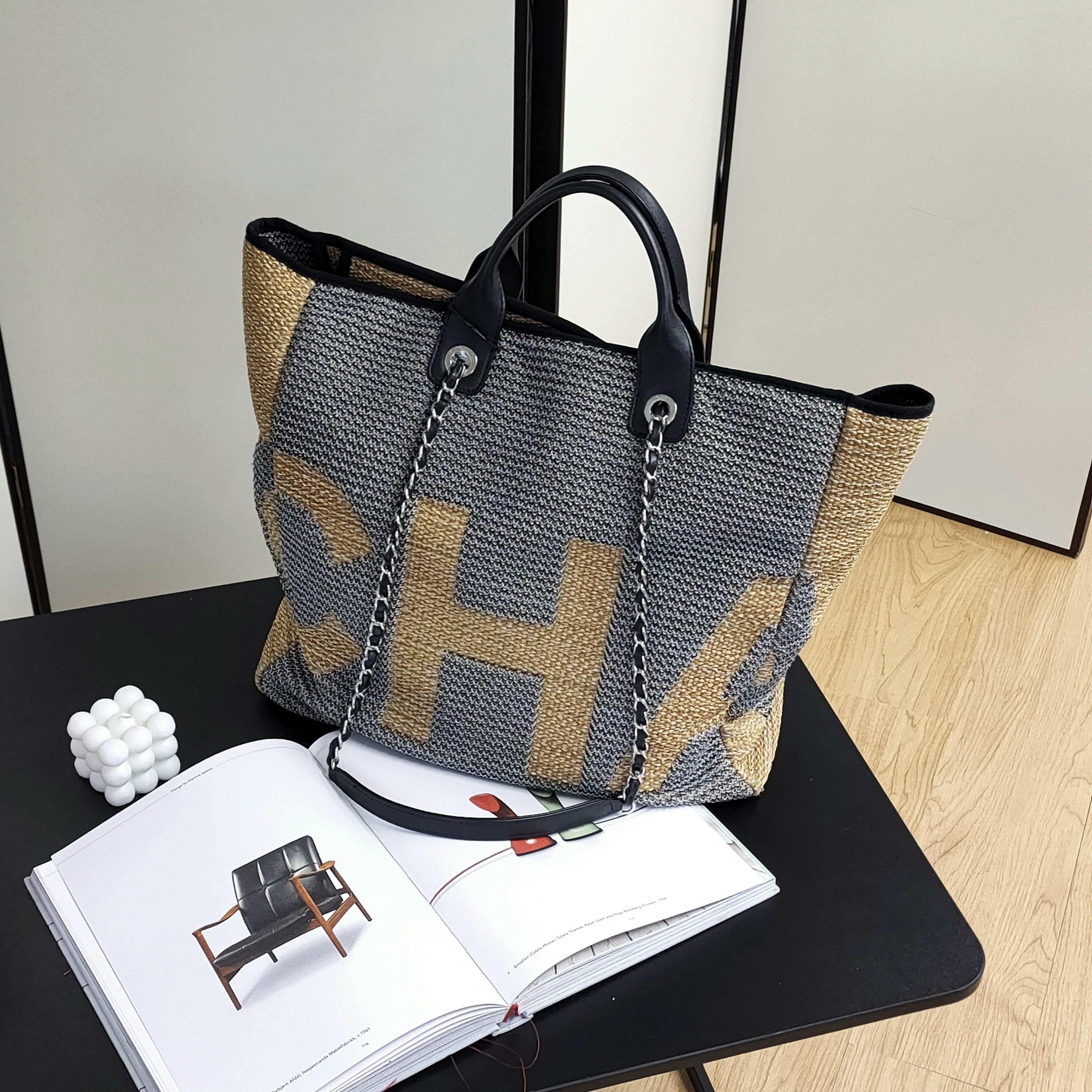 95新 Chanel/香奈儿 拼色草编logo手柄款沙滩中号托特包40649