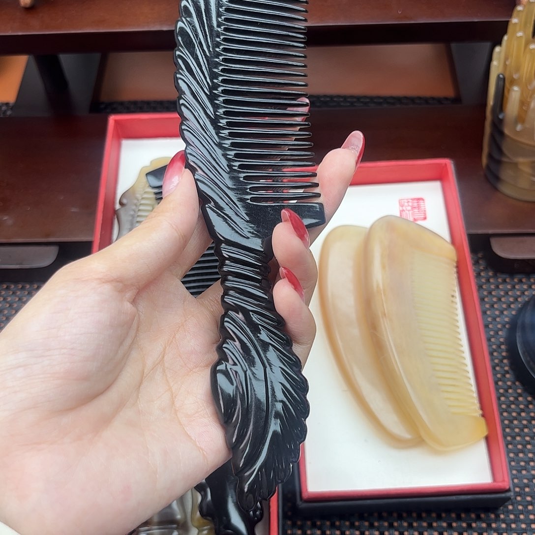 手工制作纯牛角梳子