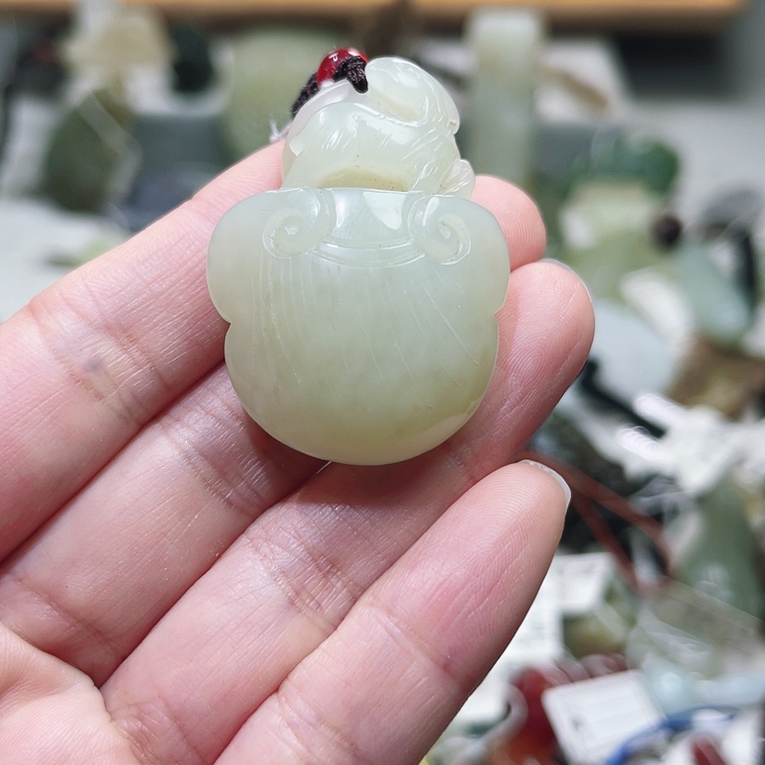 和田玉颈饰未镶嵌