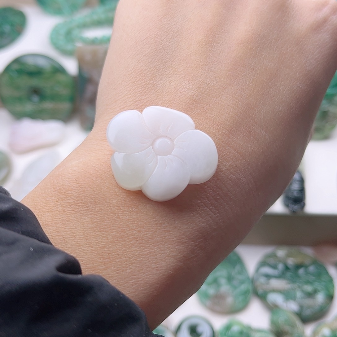 独山玉挂件未镶嵌