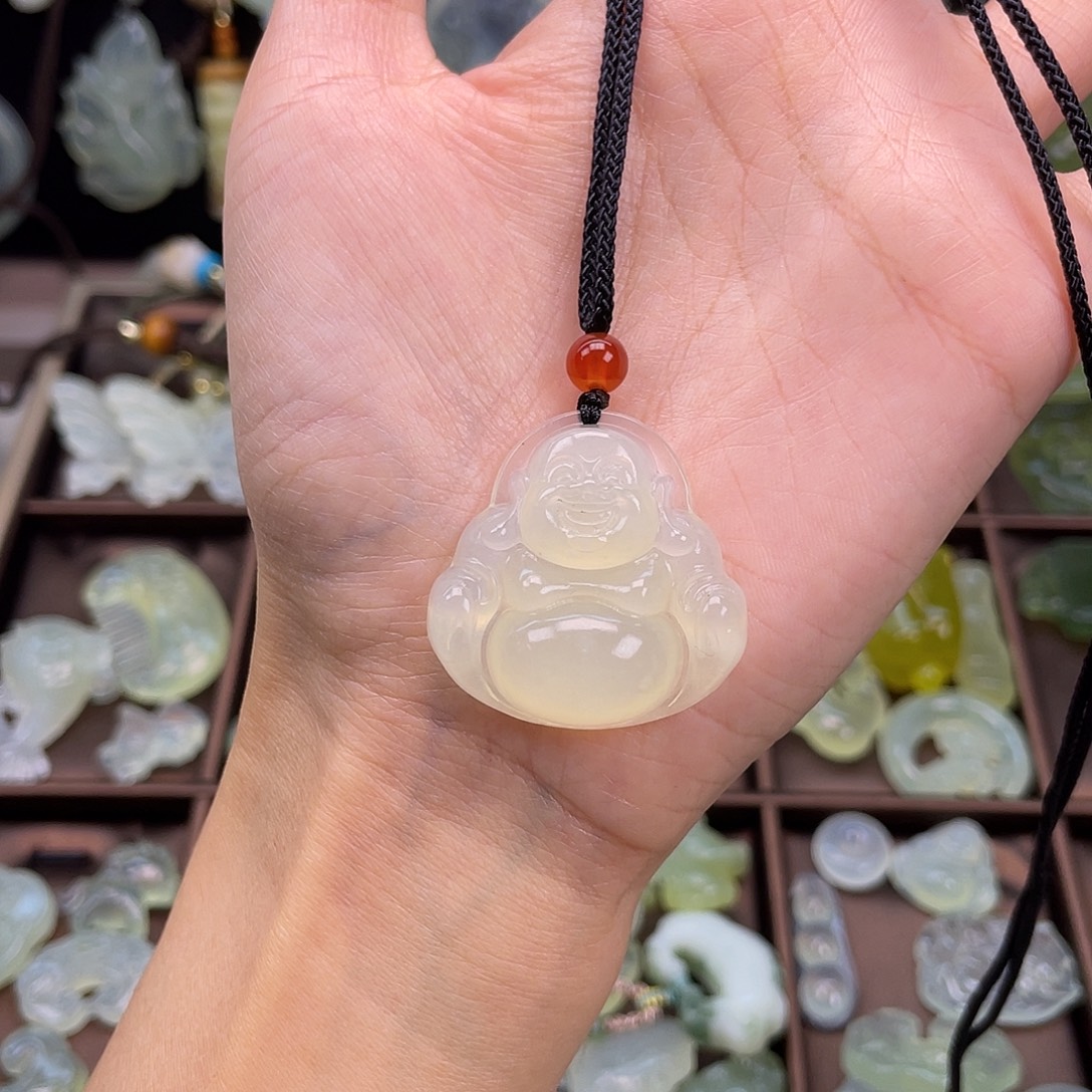 蛇纹石玉未镶嵌颈饰