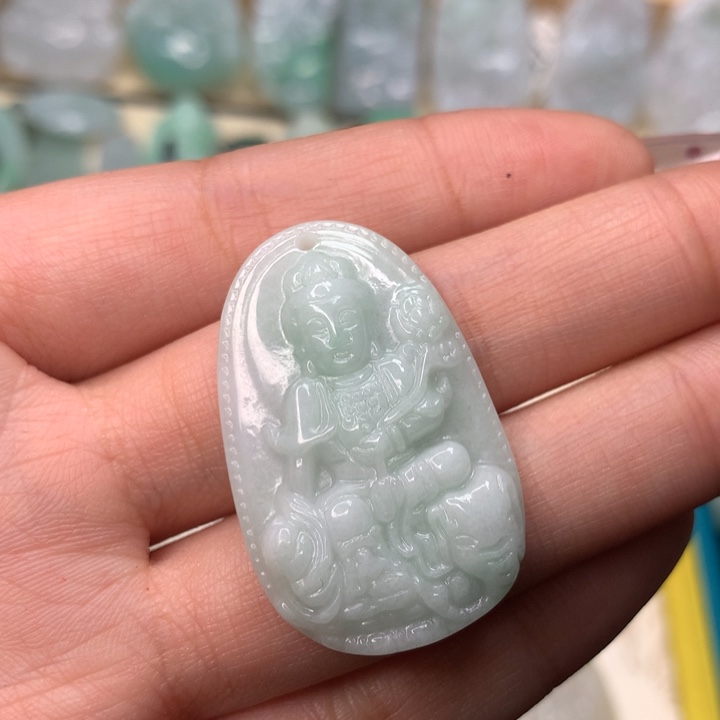 翡翠颈饰未镶嵌春*阳普贤菩萨吊坠