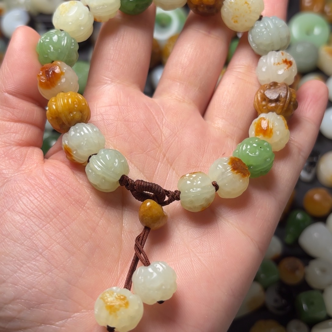 和田玉颈饰未镶嵌小*蛇