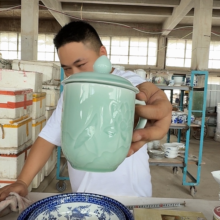 景德镇高温影青暗刻纹办公杯一个