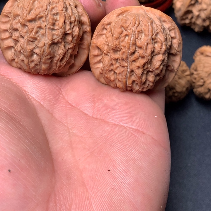 文玩核桃把件39血麒麟313