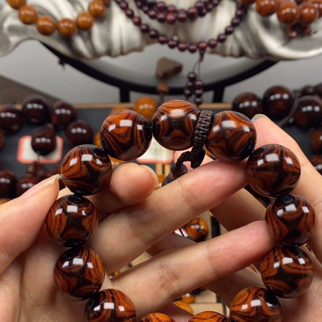 【闪购商品】黄花梨/降香黄檀1.8高货对眼鬼脸