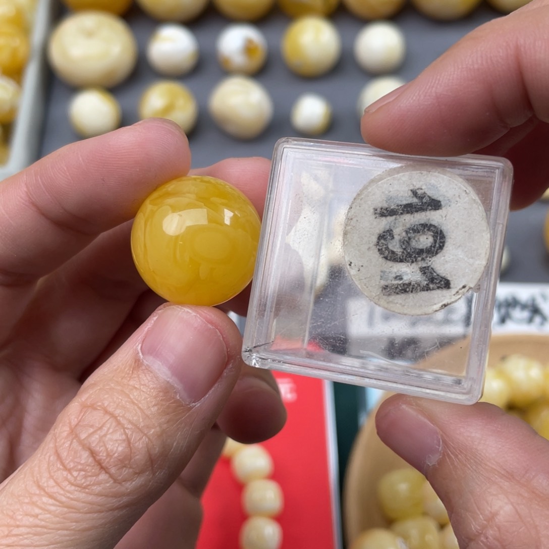 蜜蜡珠宝奇石未镶嵌