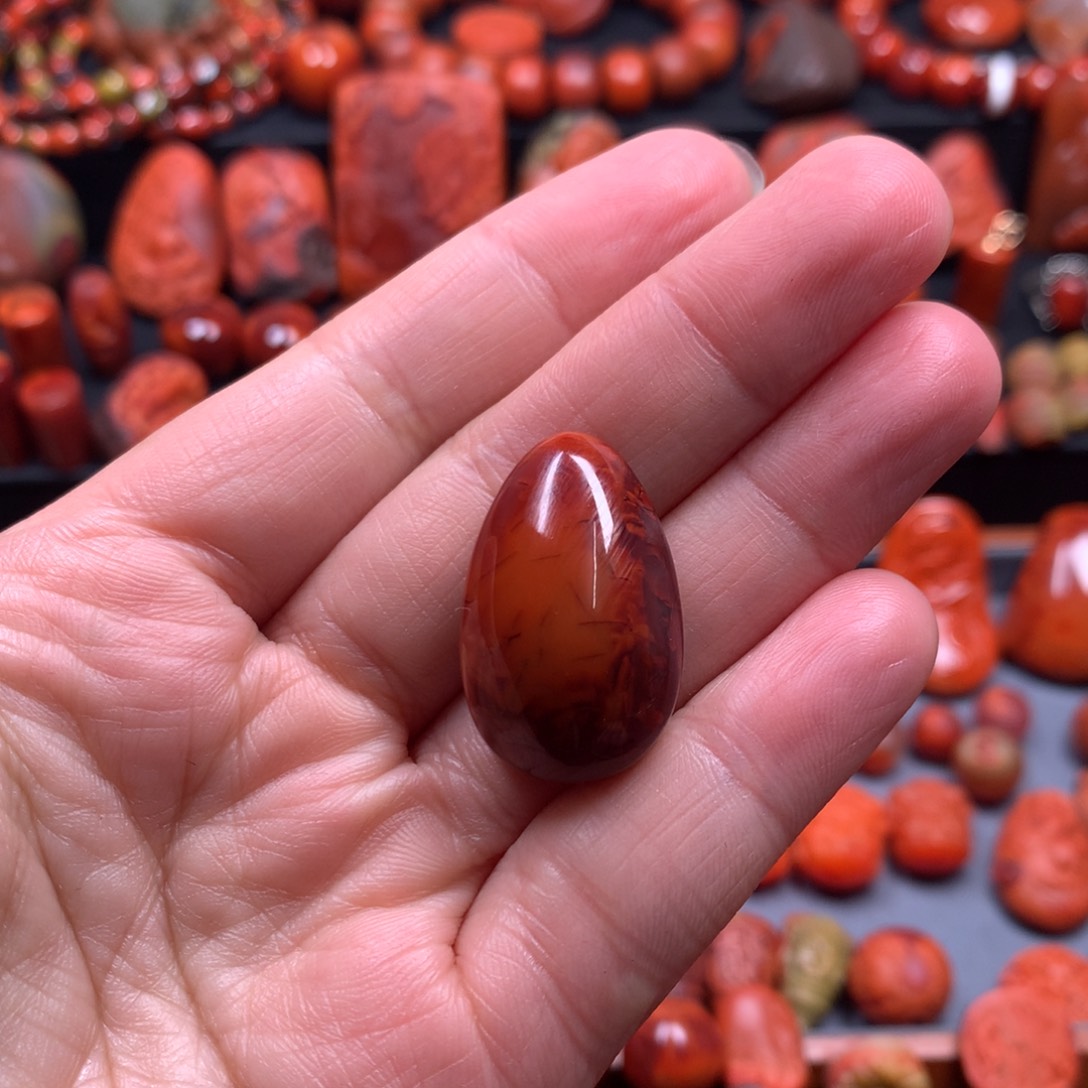 南红玛瑙吊坠未镶嵌