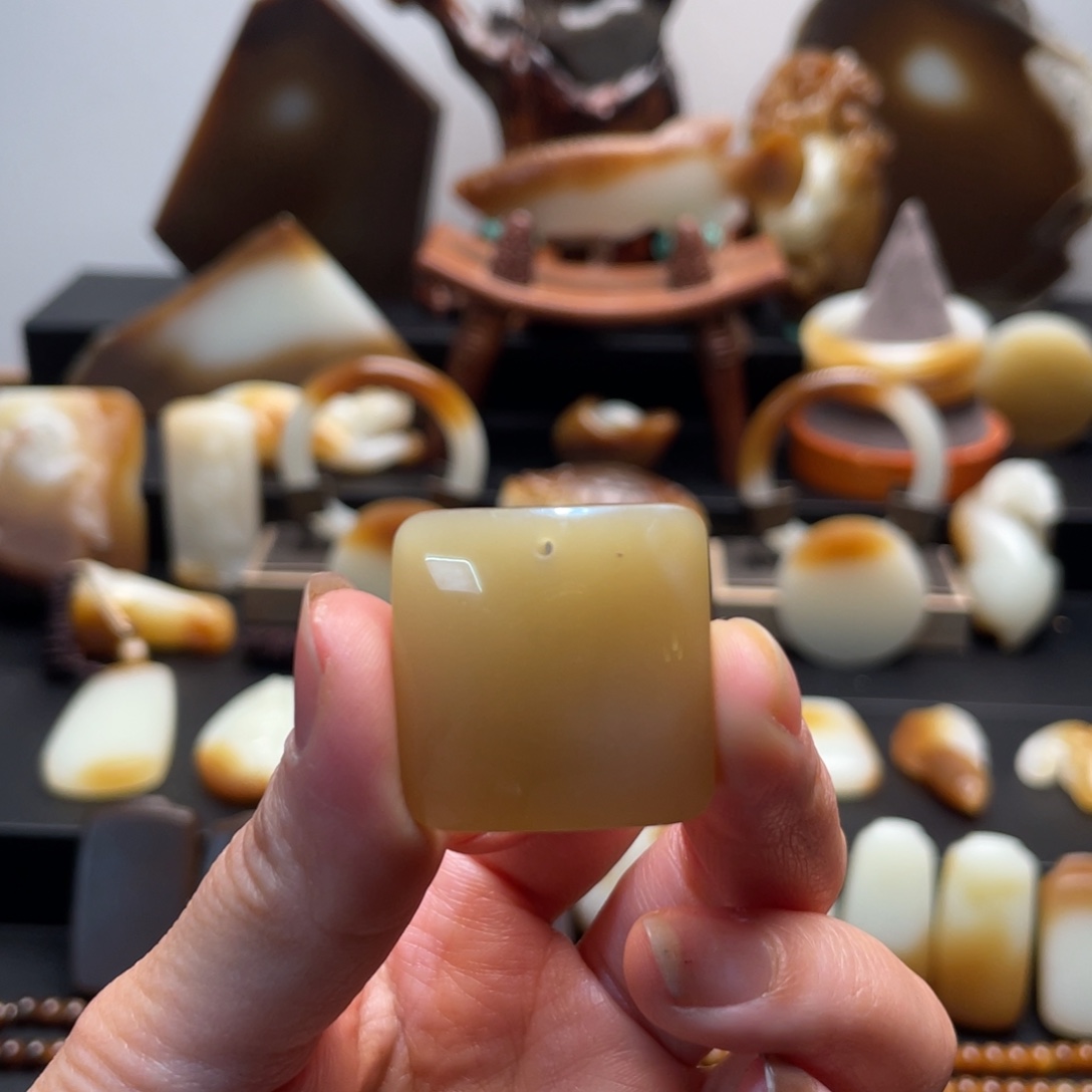 和田玉（糖玉）未镶嵌颈饰