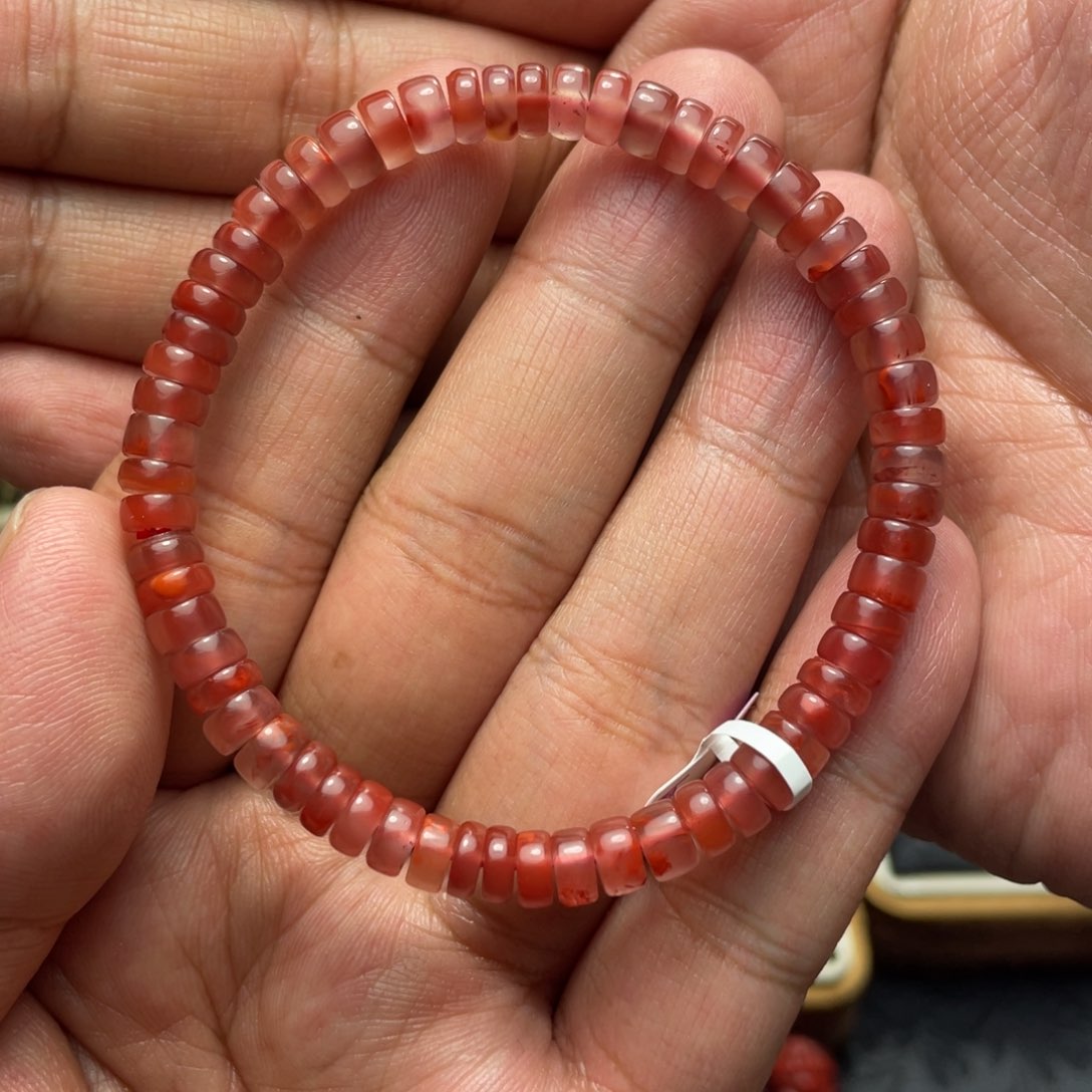 南红玛瑙颈饰未镶嵌