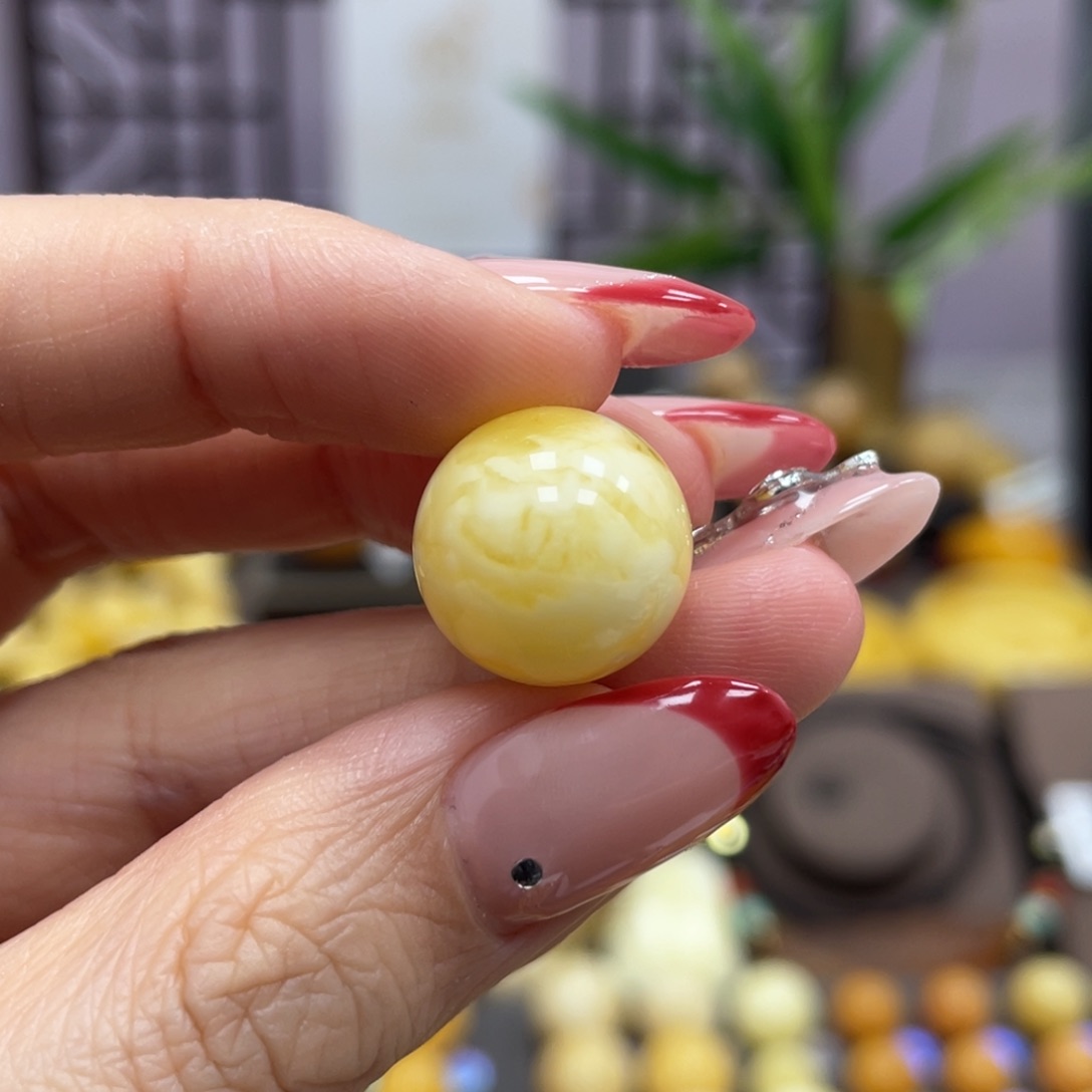 琥珀裸石未镶嵌²****亿1· 14.7mm微瑕