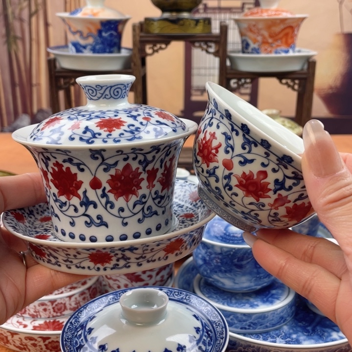 逍***2摆件陶青花釉里红缠枝莲马蹄盖碗+压手杯