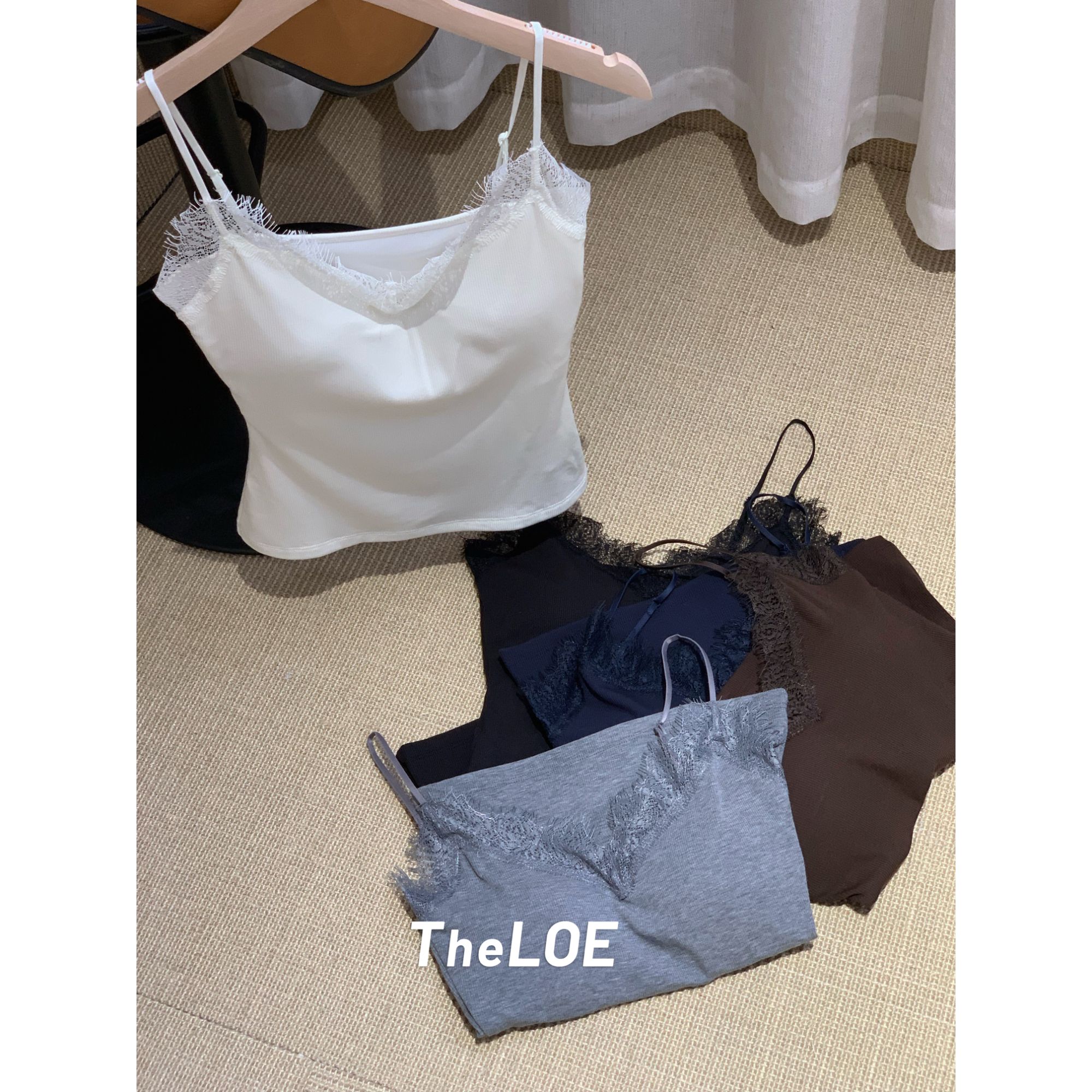 TheLOE/【蕾丝小羊毛植物小背心】蕾丝V领内搭吊带背心#LE-SX-386