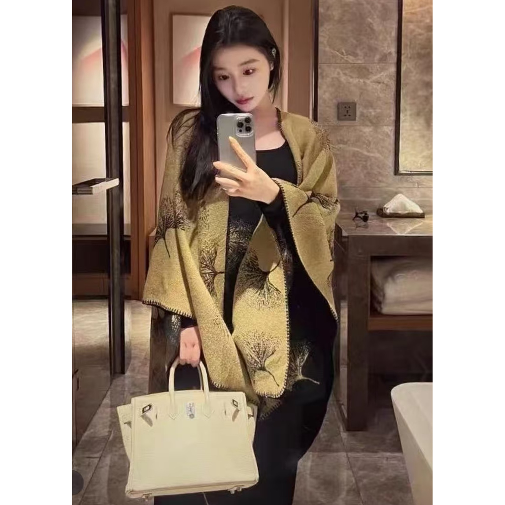 内蒙古厂家直邮双面羊羔毛江南水乡银杏叶披肩高级感温柔气质保暖