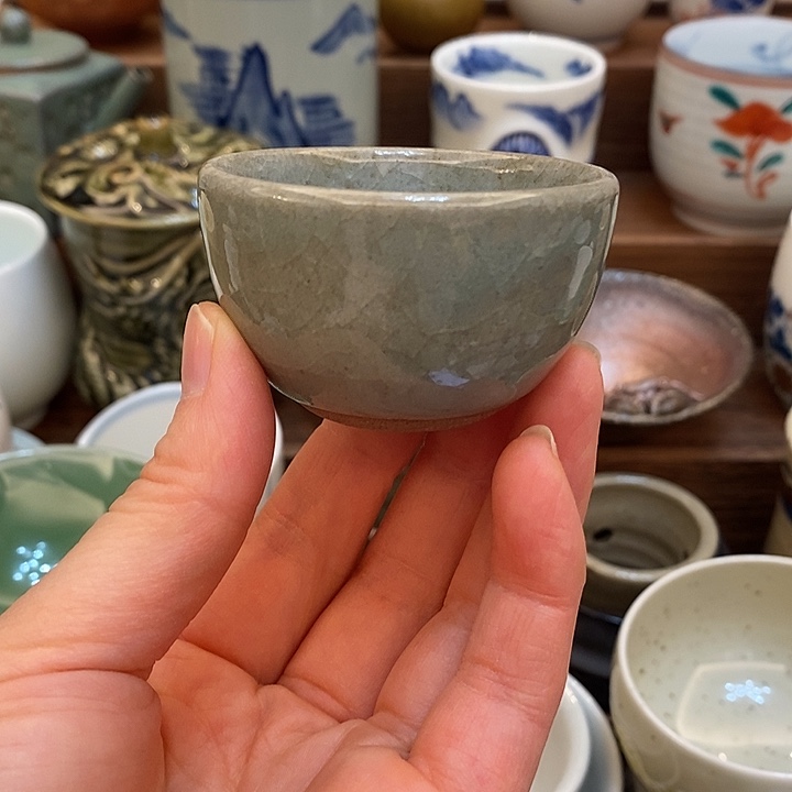 一***室   中古物品默认微瑕，谨慎参拍，满18包邮！