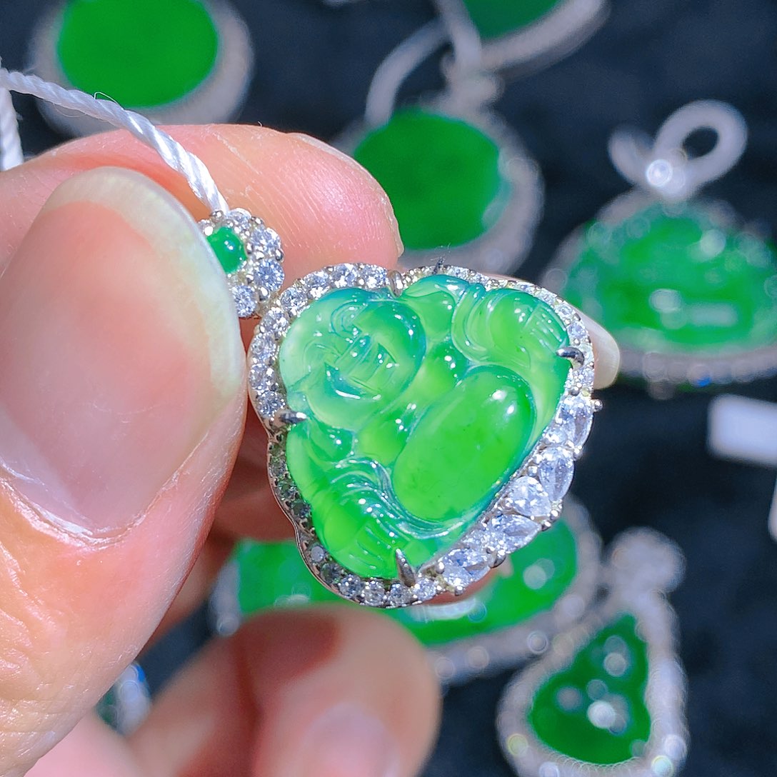 翡翠颈饰银S925镶嵌吊坠