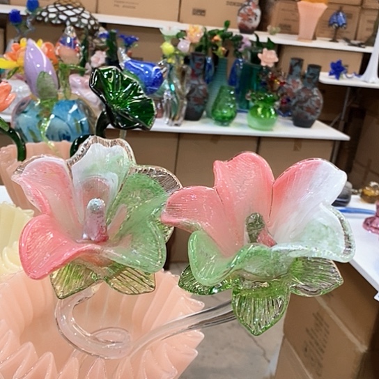 琉璃花瓶高45厘米宽9厘米