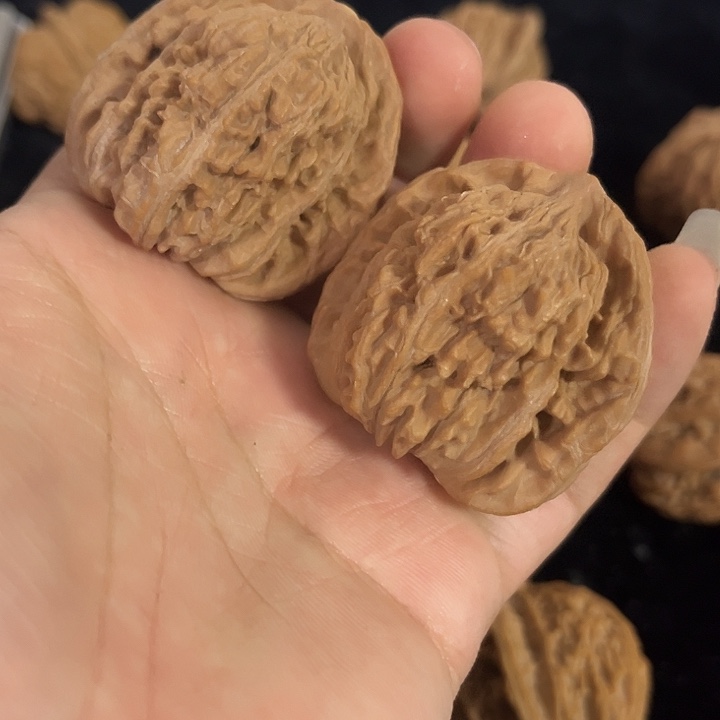 文玩核桃把件44左右四座楼，微瑕，编号006