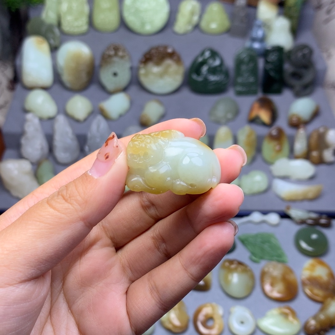 启***程和田玉未镶嵌挂件