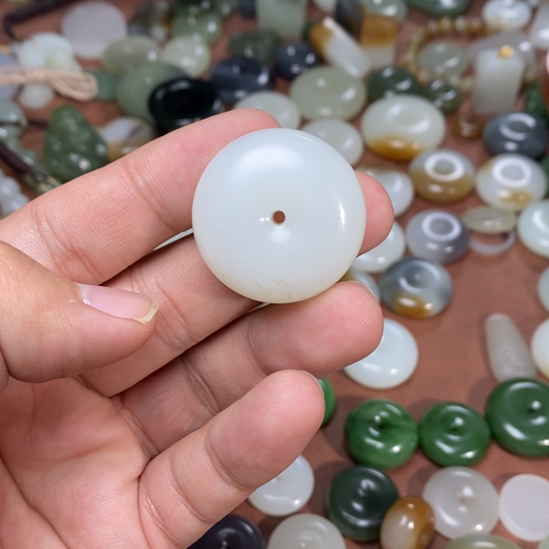 和田玉吊坠(不含链)未镶嵌上****儿