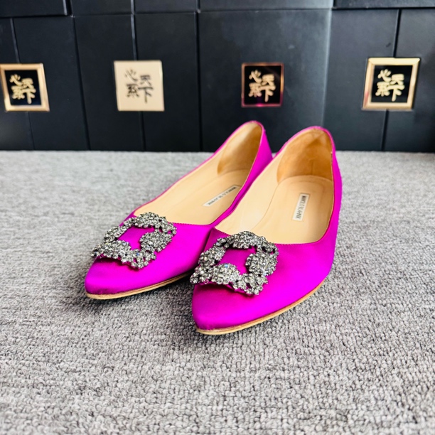 95新 MANOLO BLAHNIK/莫罗·伯拉尼克 缎面钻扣平底鞋40码ysc2843