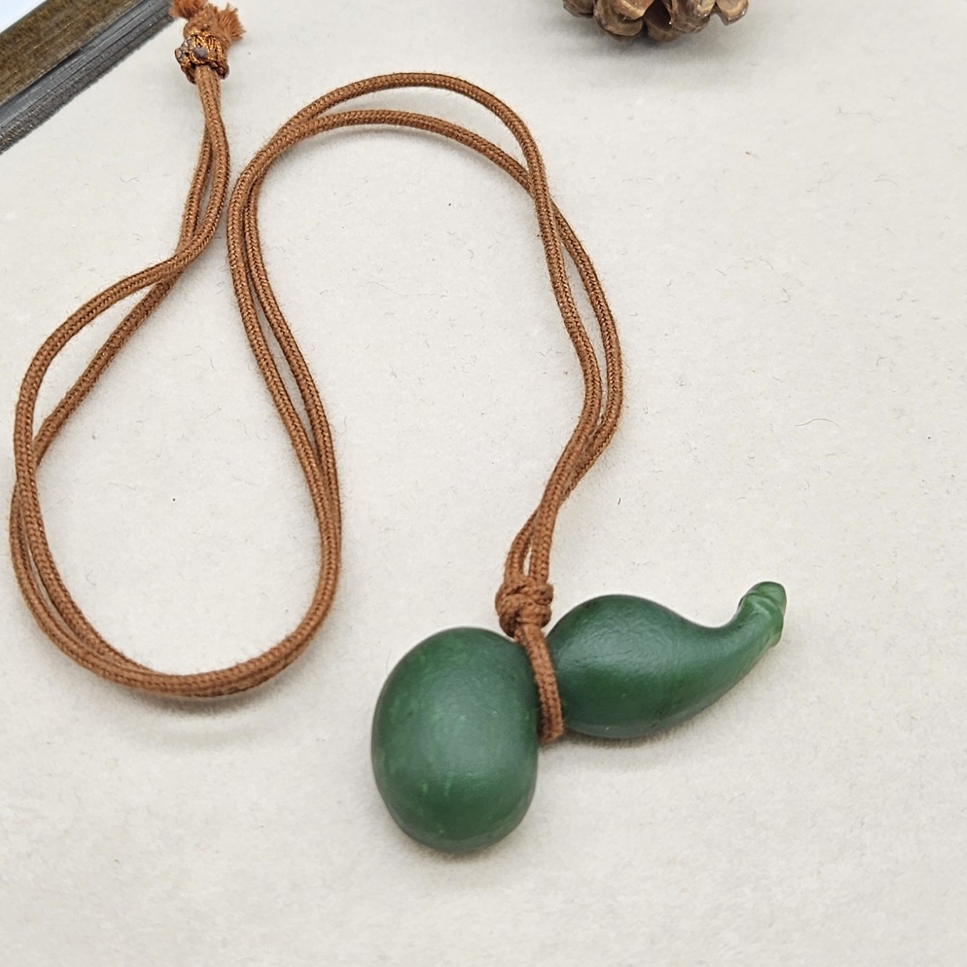碧玉葫芦挂件微黑点约41*32*13mm0170