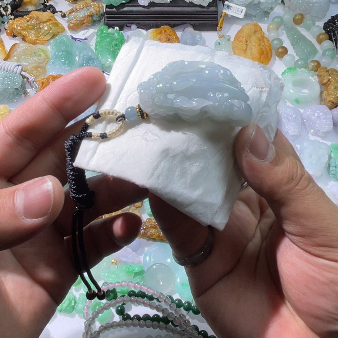 翡翠颈饰未镶嵌天然