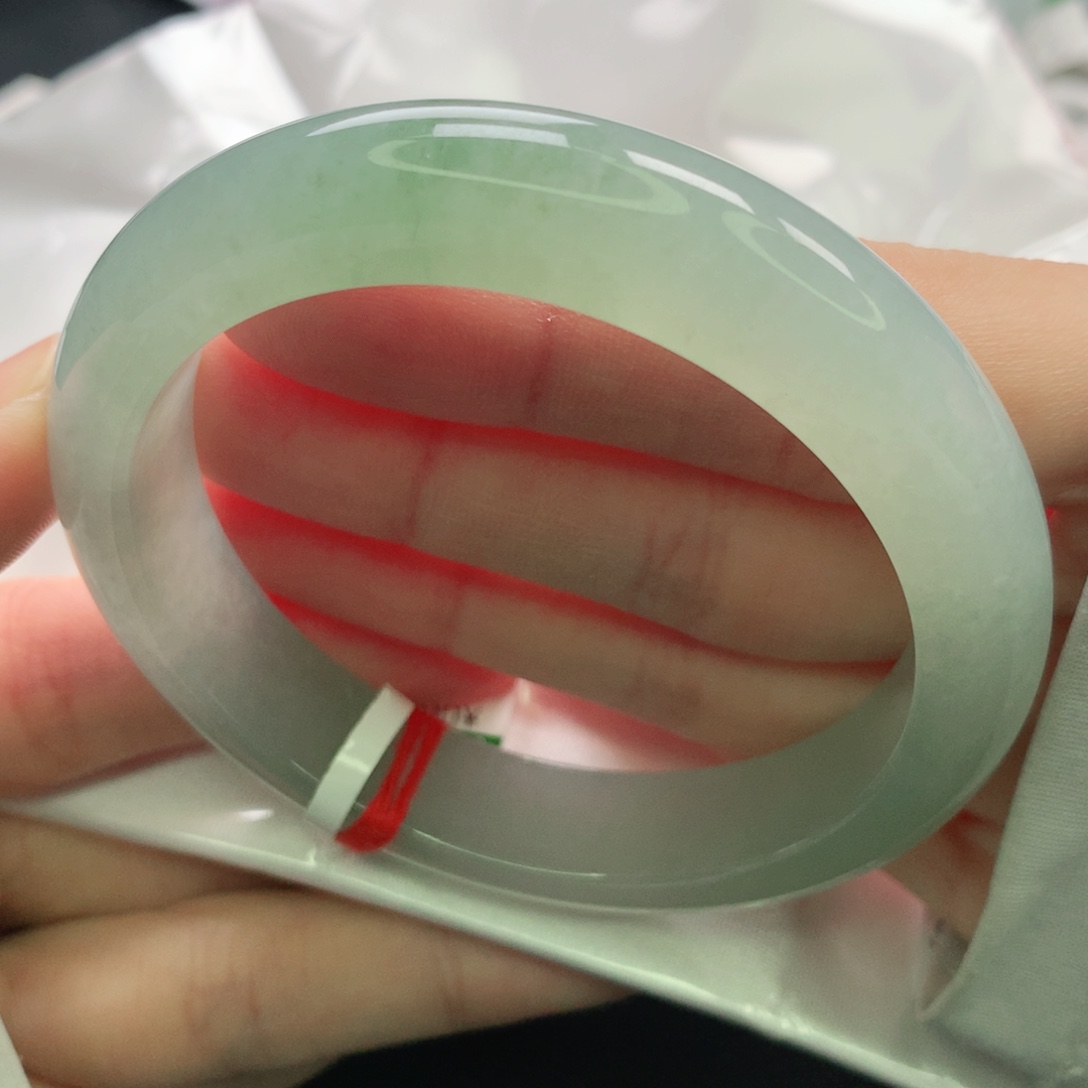 翡翠未镶嵌手镯缅甸5556完美