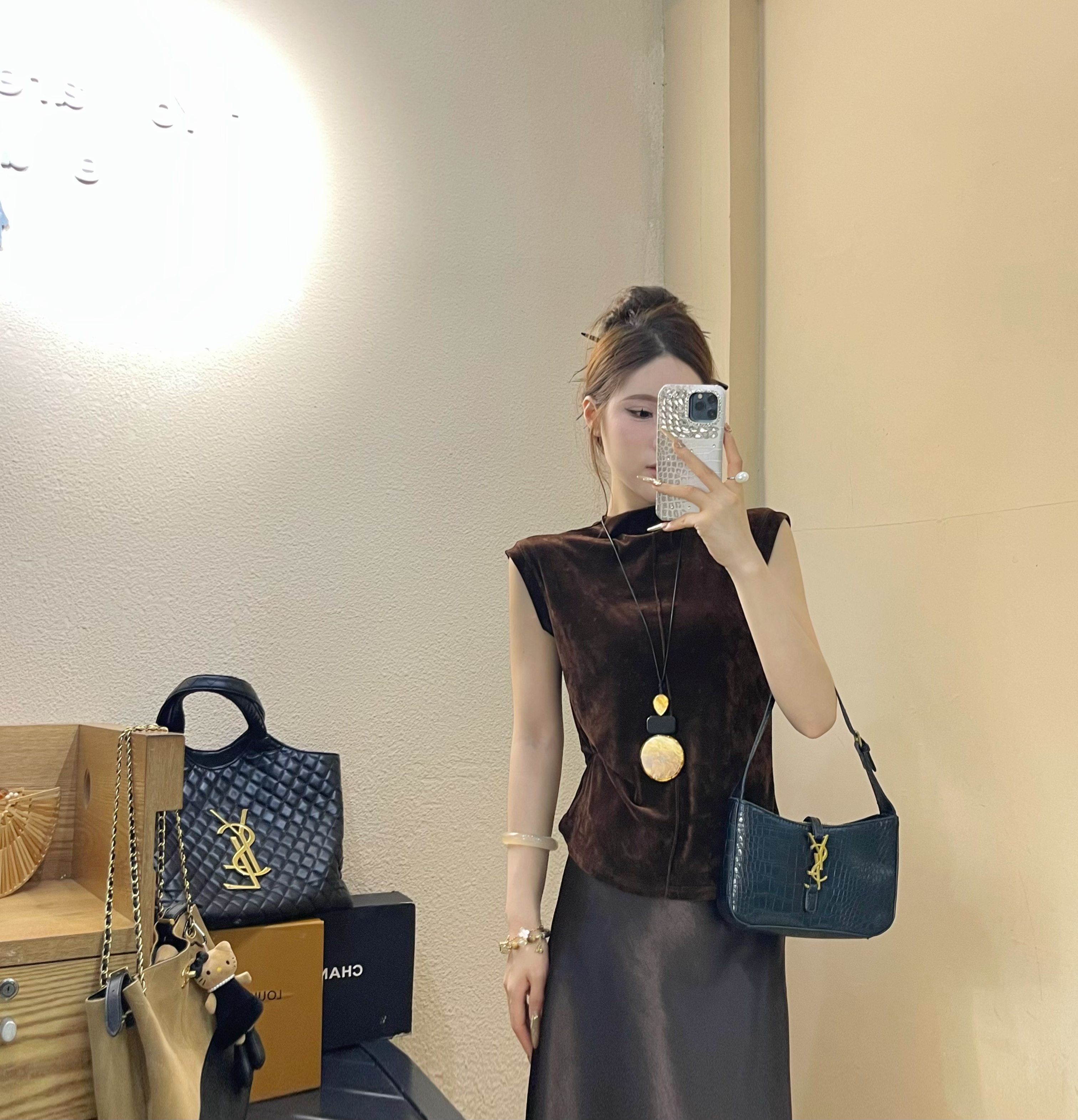 {定制}秋季新款高级感小众轻奢丝绒打底无袖洋气百搭复古显瘦修身