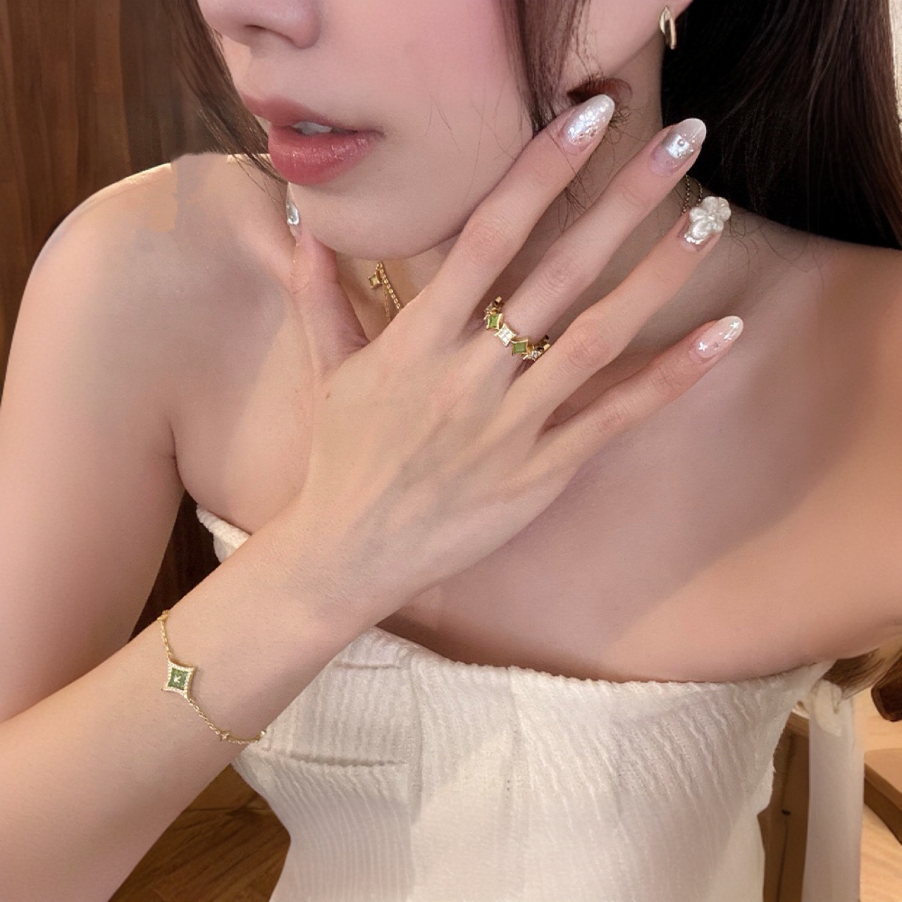 铜合金项链 金店同款绿色镶钻闪星项链简约高级感项链