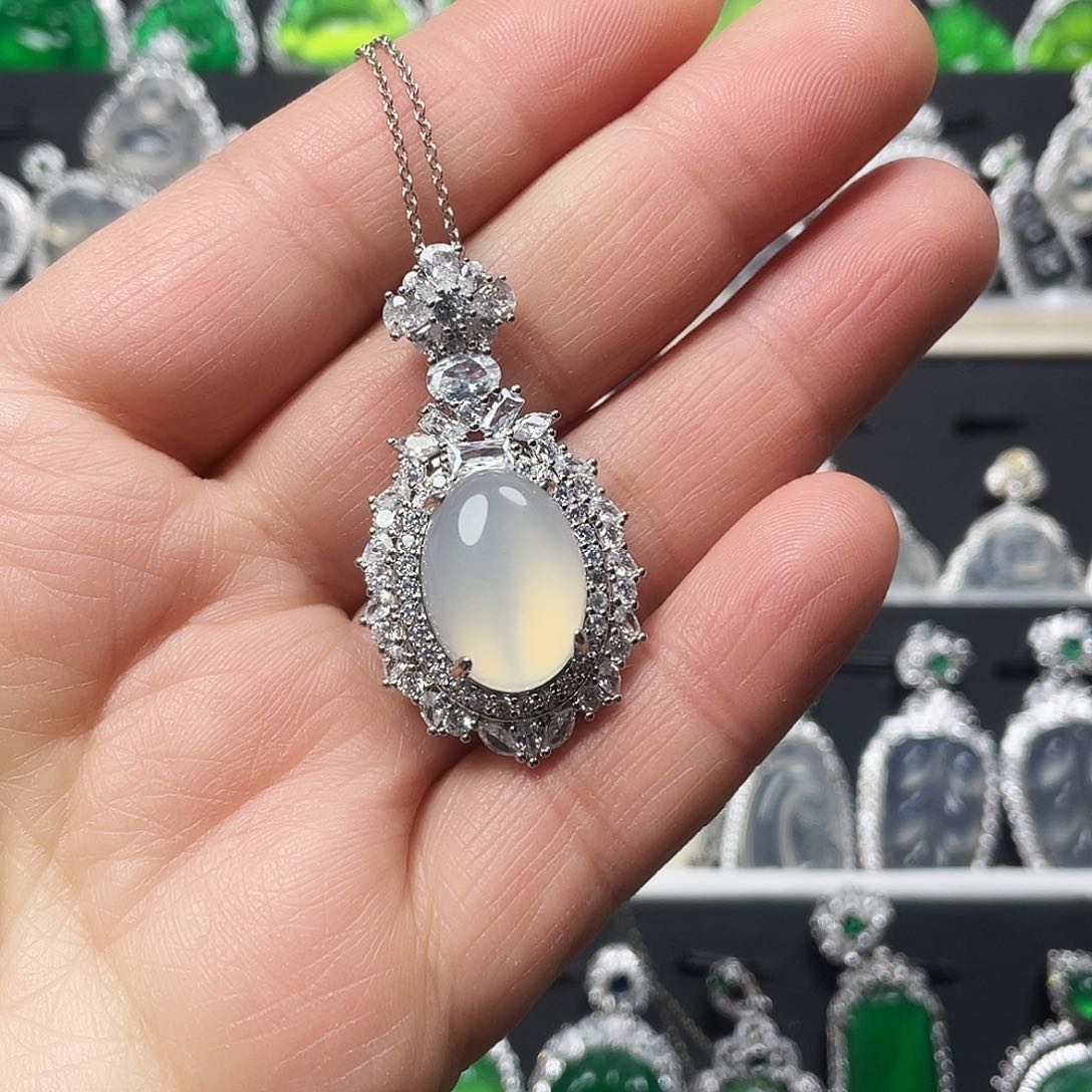 玛瑙/玉髓颈饰合金