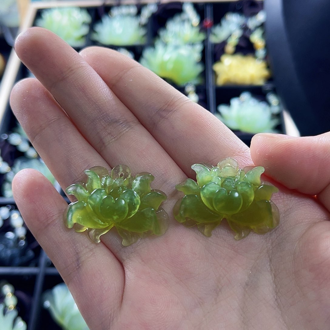 蛇纹石玉颈饰未镶嵌紫*瑰