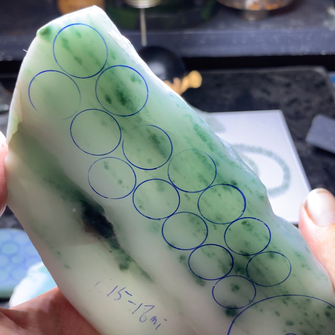 夕***红定制翡翠未镶嵌翡翠