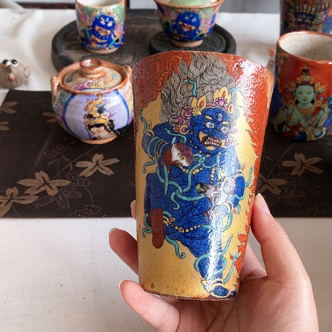 手工手绘黑财财茶杯